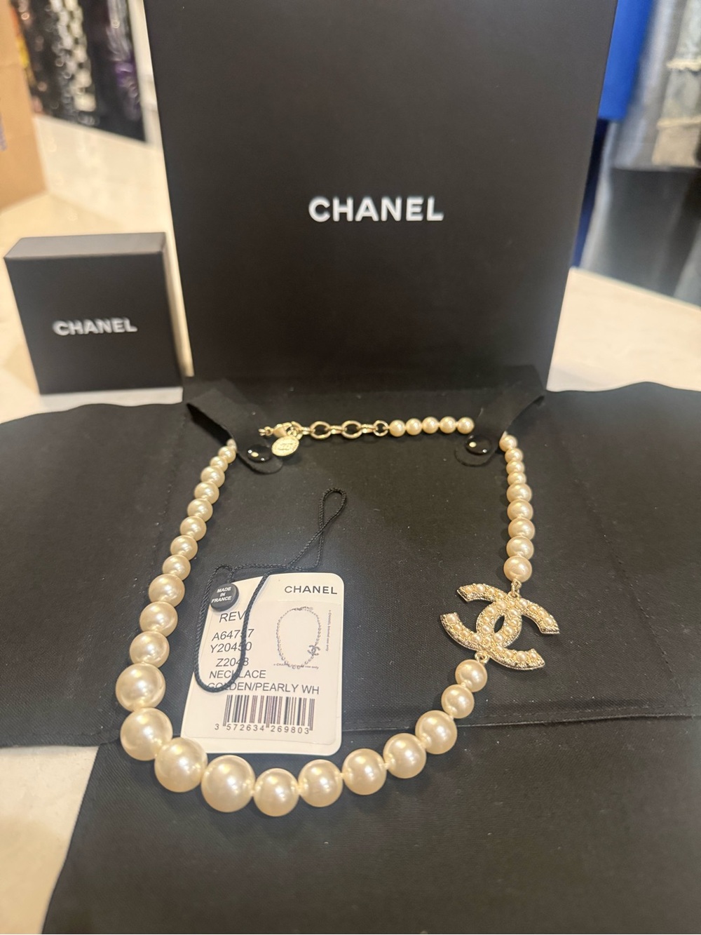 CHANEL limited edition Pearl CC Necklace Choker 100% Authentic like New Full set - Picture 4 of 8